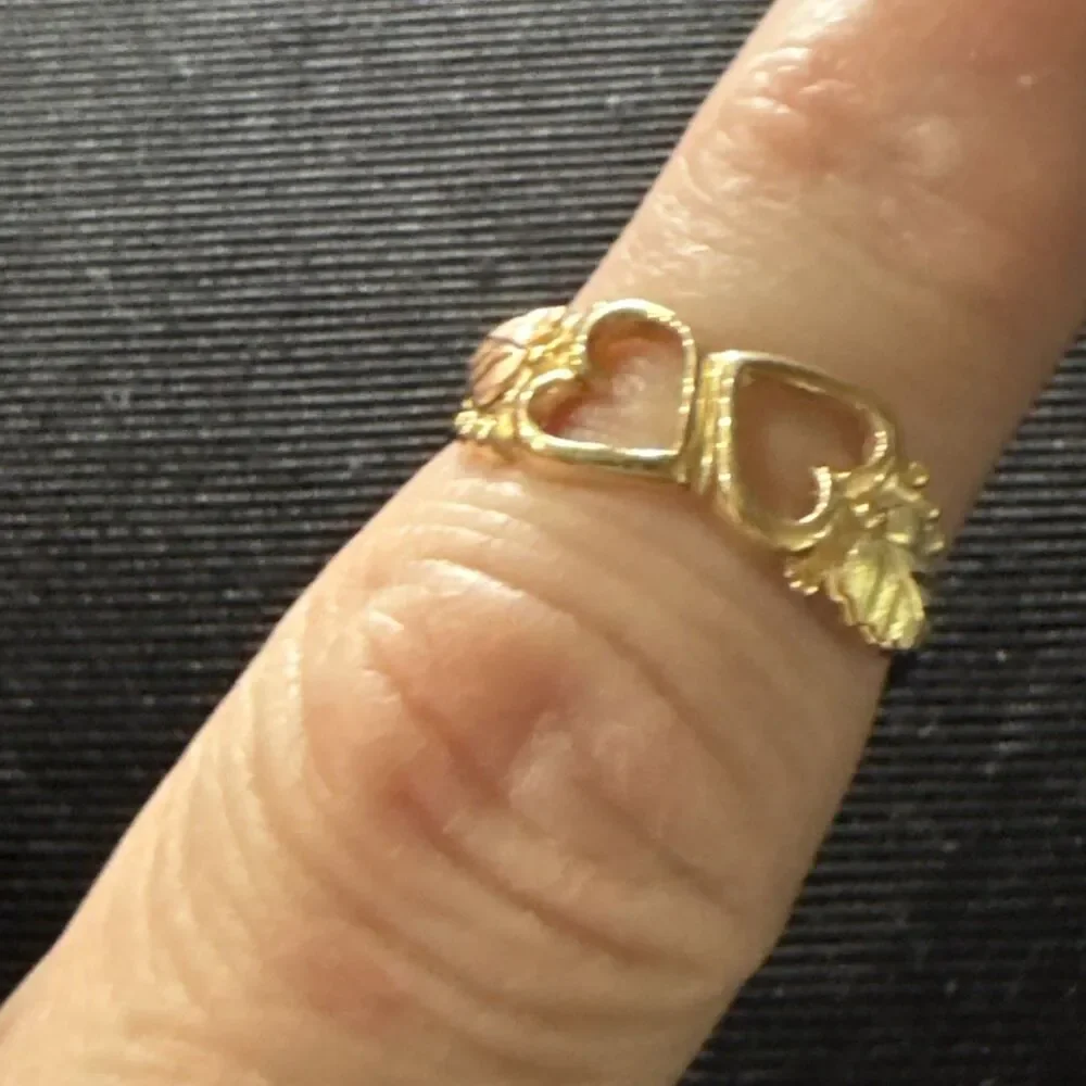 VTG NOS 10k Black Hills Gold Ring Sz 7 Heart & Leaf Design Pink/Green/Yellow 1.9